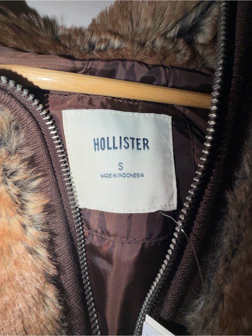Women Hollister Brown Faux Fur Bomber Jacket size S - Picture 2 of 8